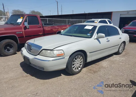 2007 Lincoln Town Car Signature из США, поврежденный, VIN 1LNHM81V47Y627792